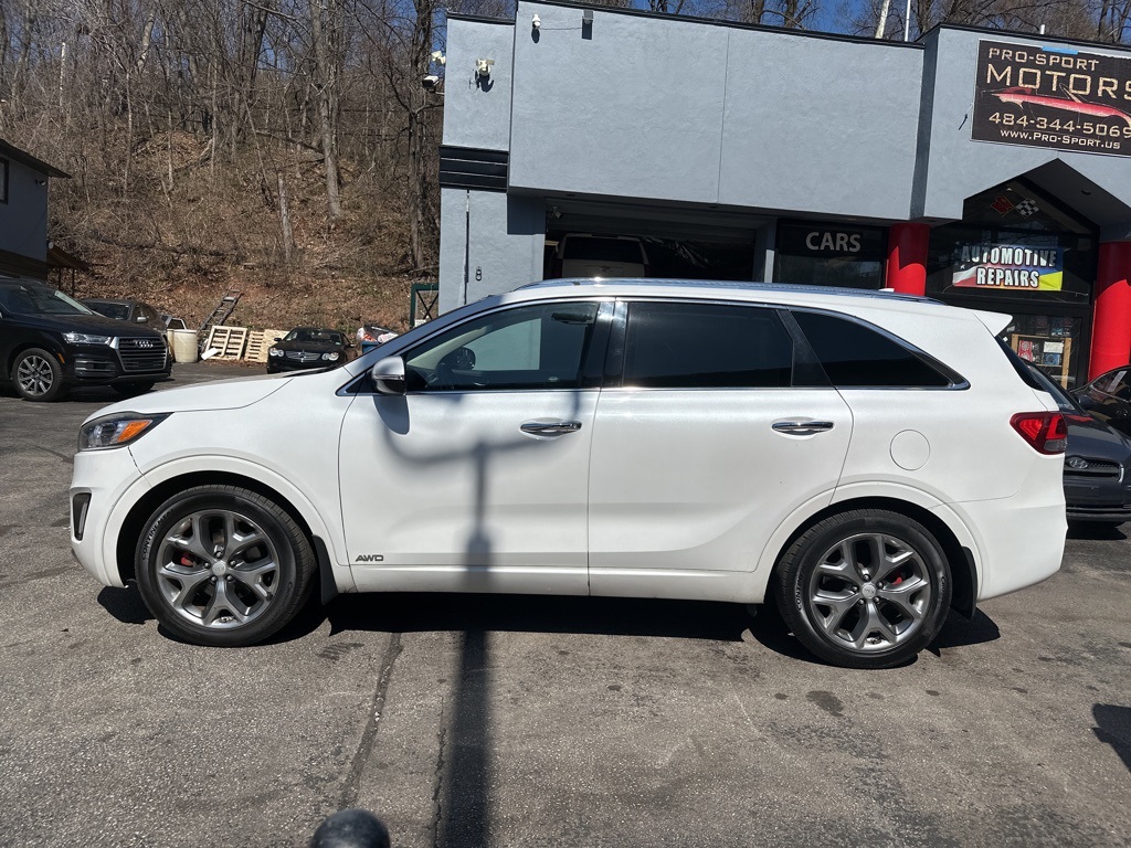 Vehicle image 2 of 42