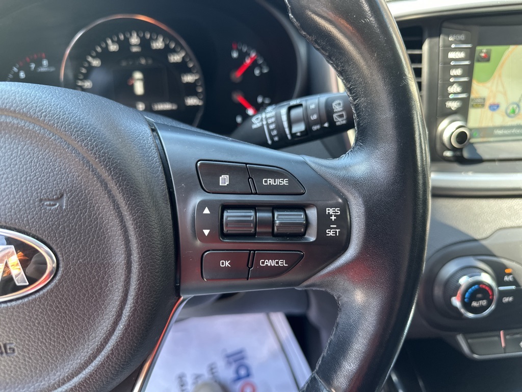 Vehicle image 16 of 42