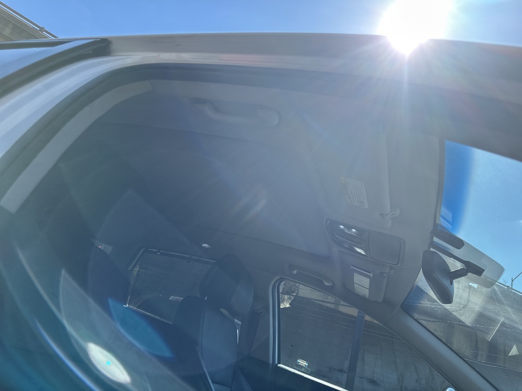 Vehicle image 31 of 42