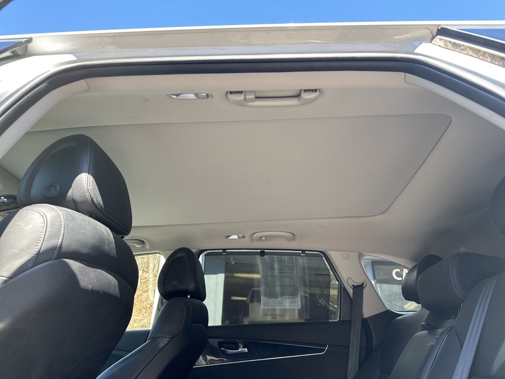 Vehicle image 24 of 42