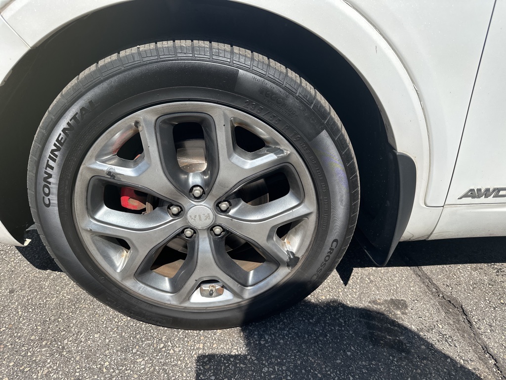Vehicle image 39 of 42