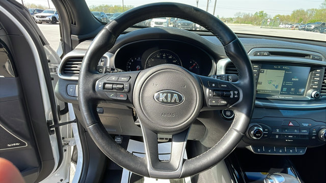 Vehicle image 21 of 35