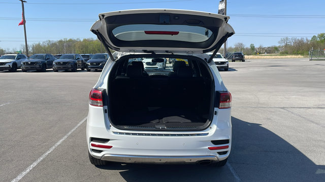 Vehicle image 33 of 35