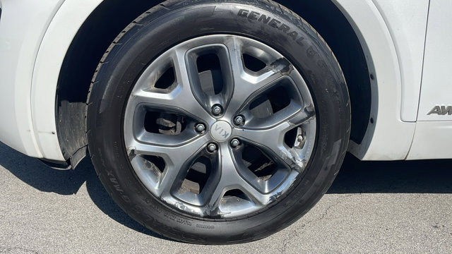Vehicle image 12 of 35