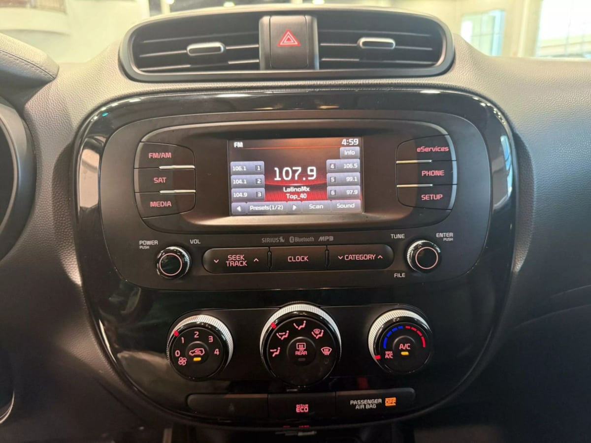 Vehicle image 20 of 31