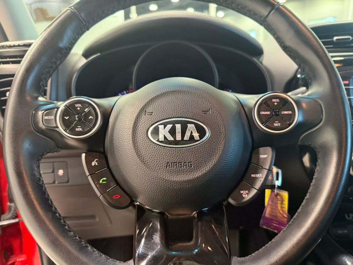 Vehicle image 14 of 31