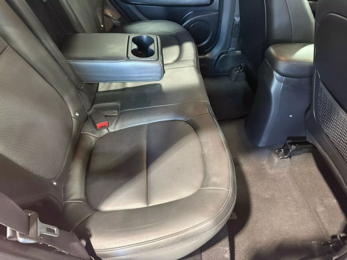 Vehicle image 29 of 31
