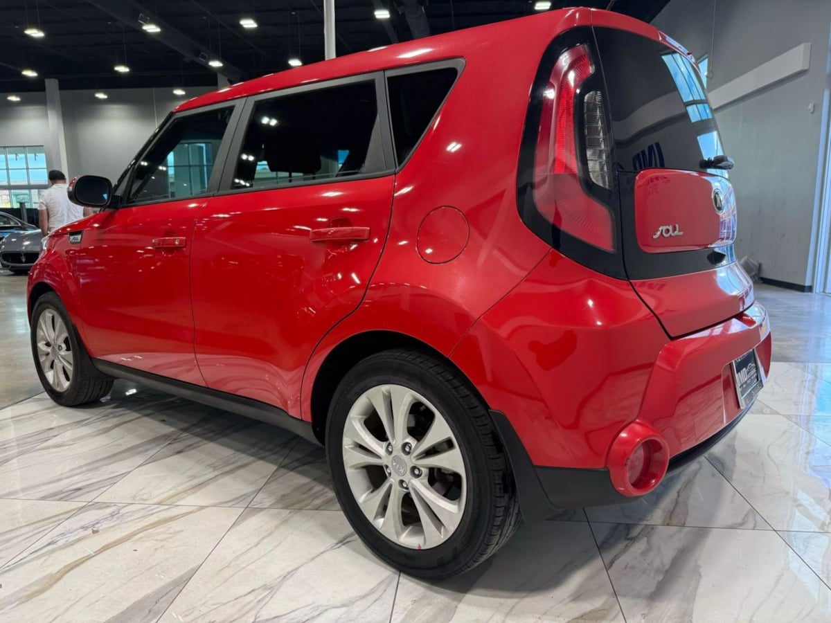 Vehicle image 8 of 31
