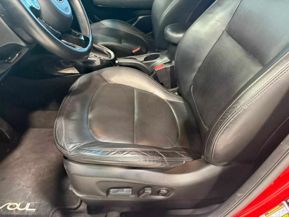 Vehicle image 22 of 31
