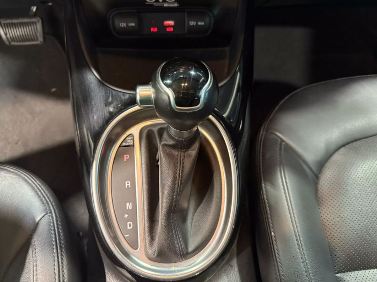 Vehicle image 21 of 31