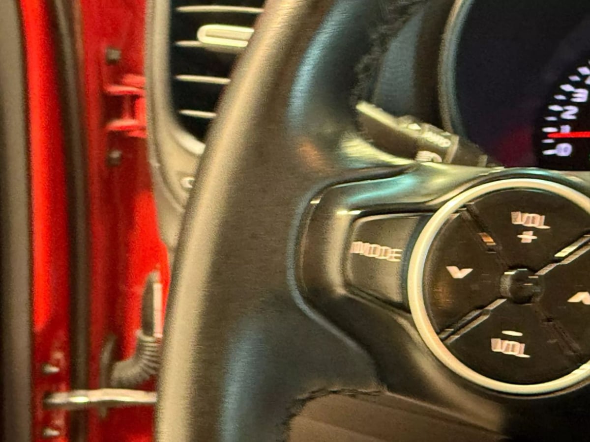 Vehicle image 18 of 31