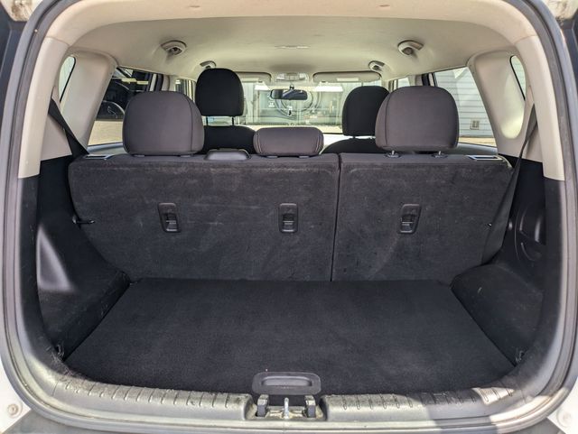 Vehicle image 24 of 29