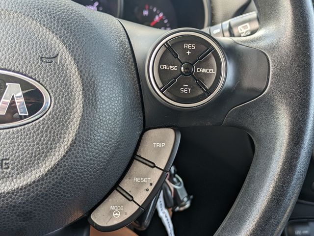 Vehicle image 17 of 29