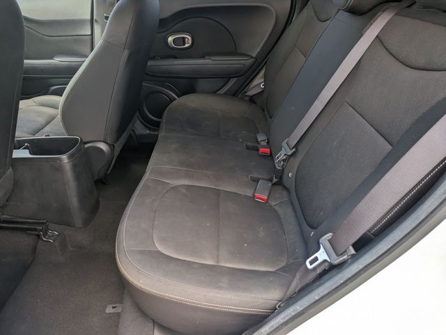 Vehicle image 23 of 29