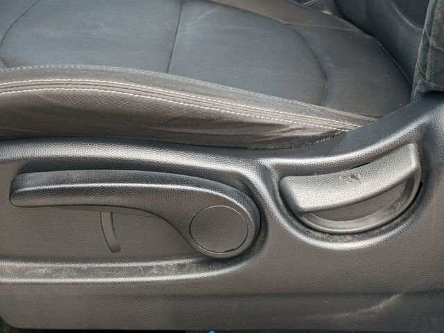 Vehicle image 13 of 29