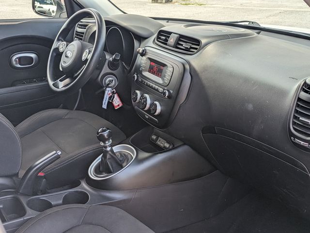 Vehicle image 27 of 29