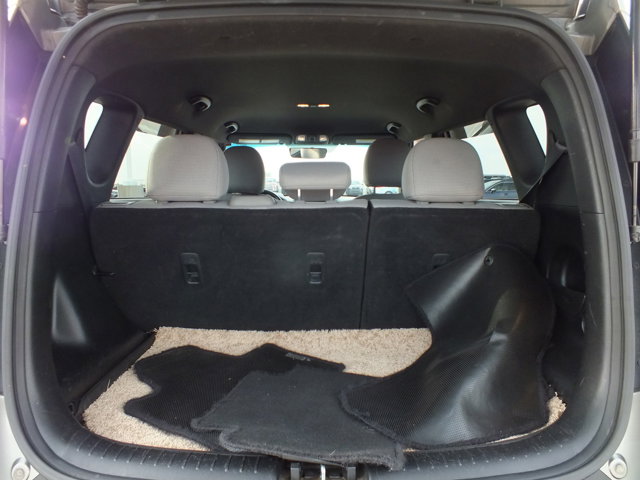 Vehicle image 17 of 20
