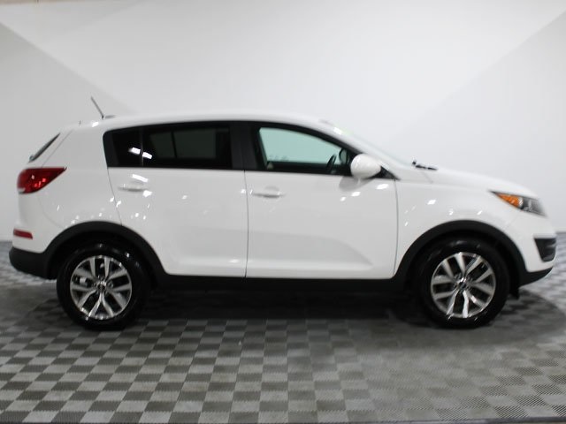 Vehicle image 7 of 17