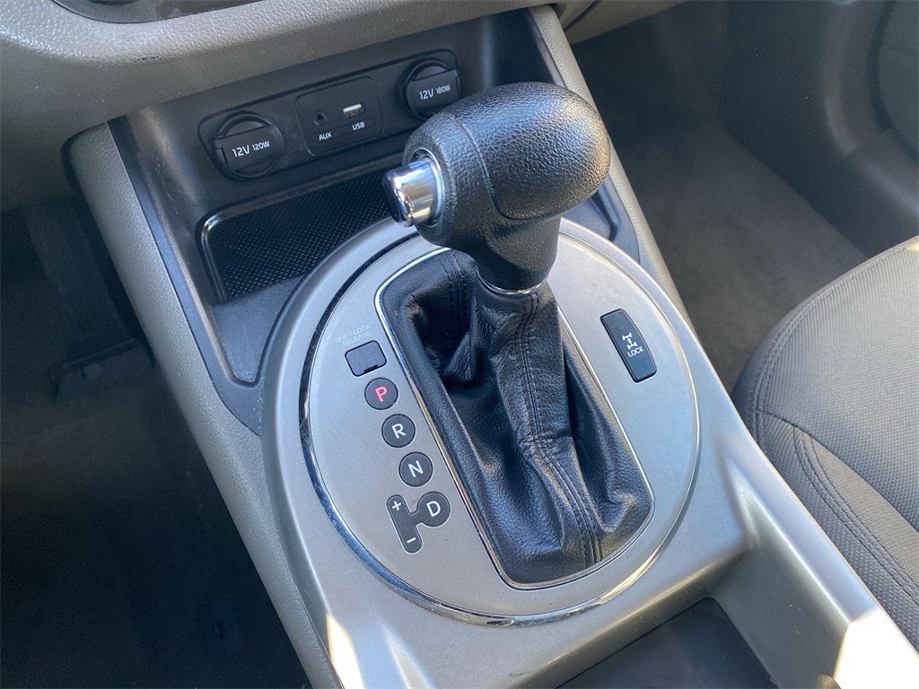 Vehicle image 13 of 23