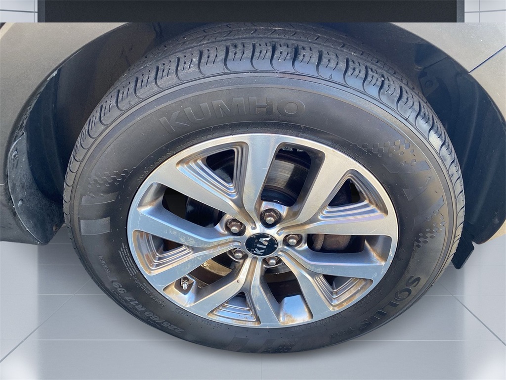 Vehicle image 8 of 23