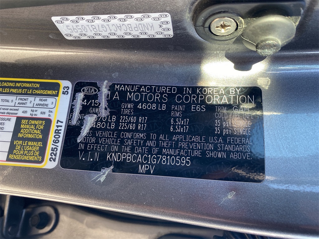 Vehicle image 21 of 23