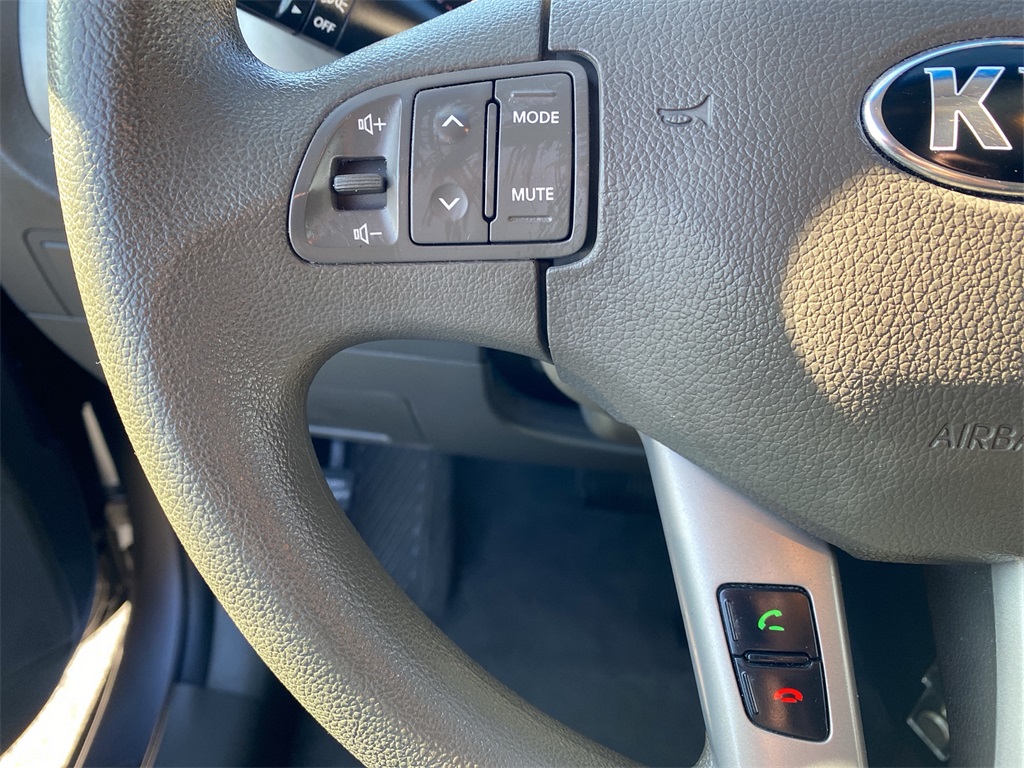 Vehicle image 18 of 23