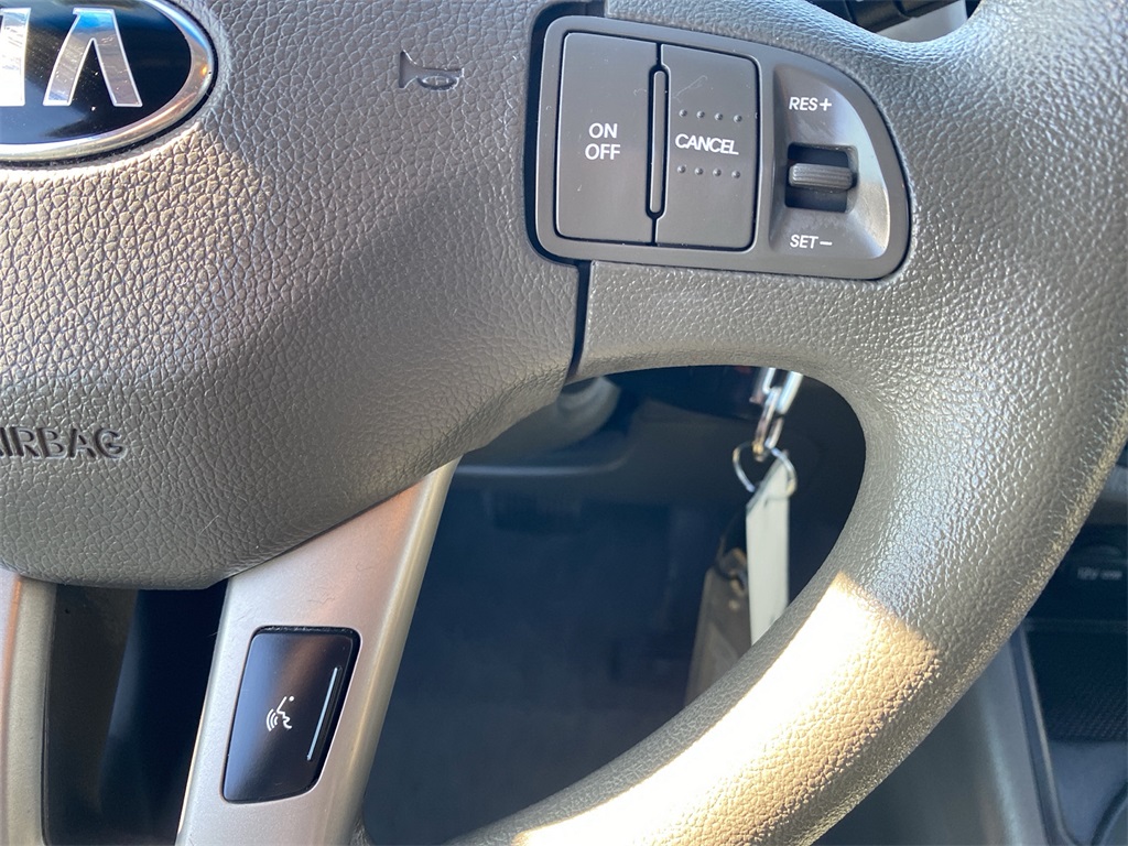 Vehicle image 19 of 23
