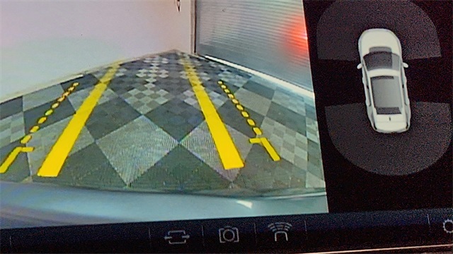 2016 Land Rover Discovery Sport HSE LUX Image 22 of 26