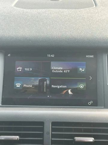Vehicle image 19 of 23
