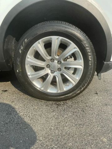 Vehicle image 8 of 23
