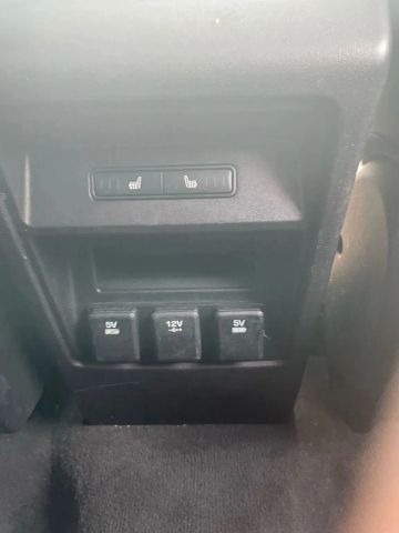 Vehicle image 21 of 23