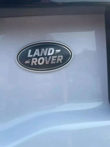 Vehicle image 18 of 23