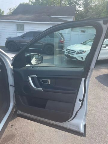 Vehicle image 15 of 23