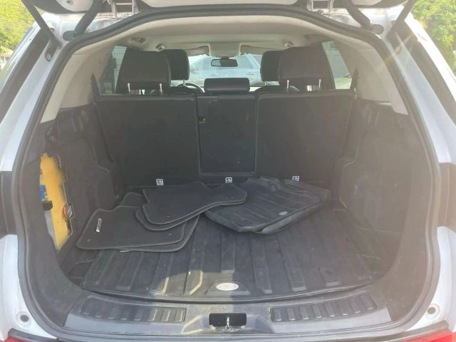Vehicle image 10 of 23