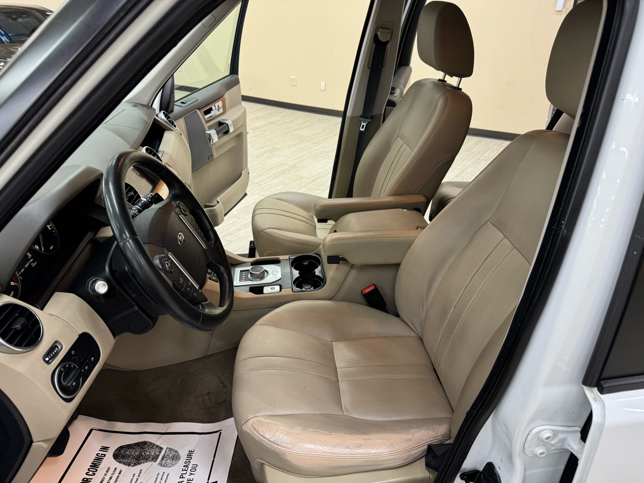 Vehicle image 20 of 43