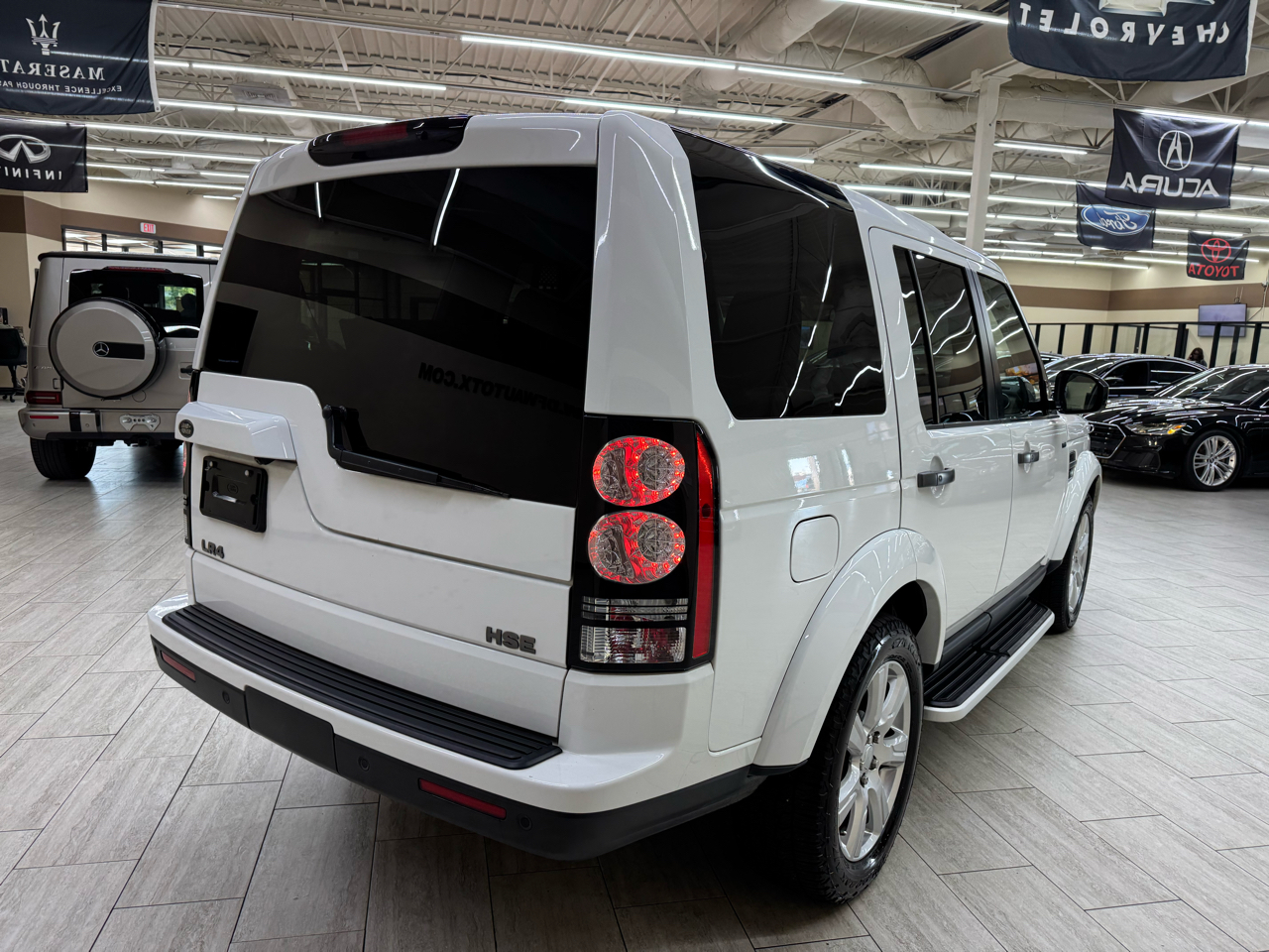 Vehicle image 8 of 43