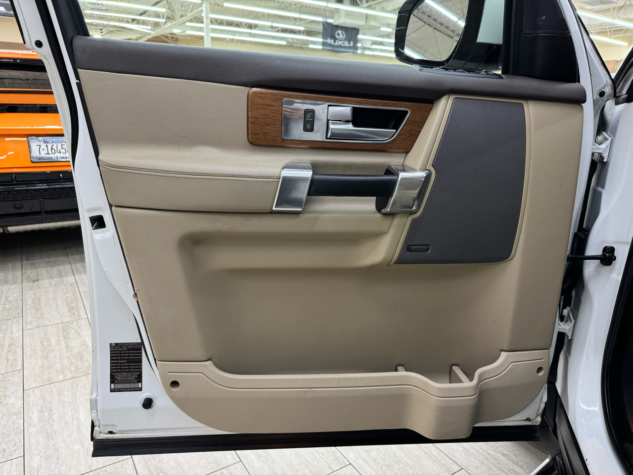 Vehicle image 17 of 43