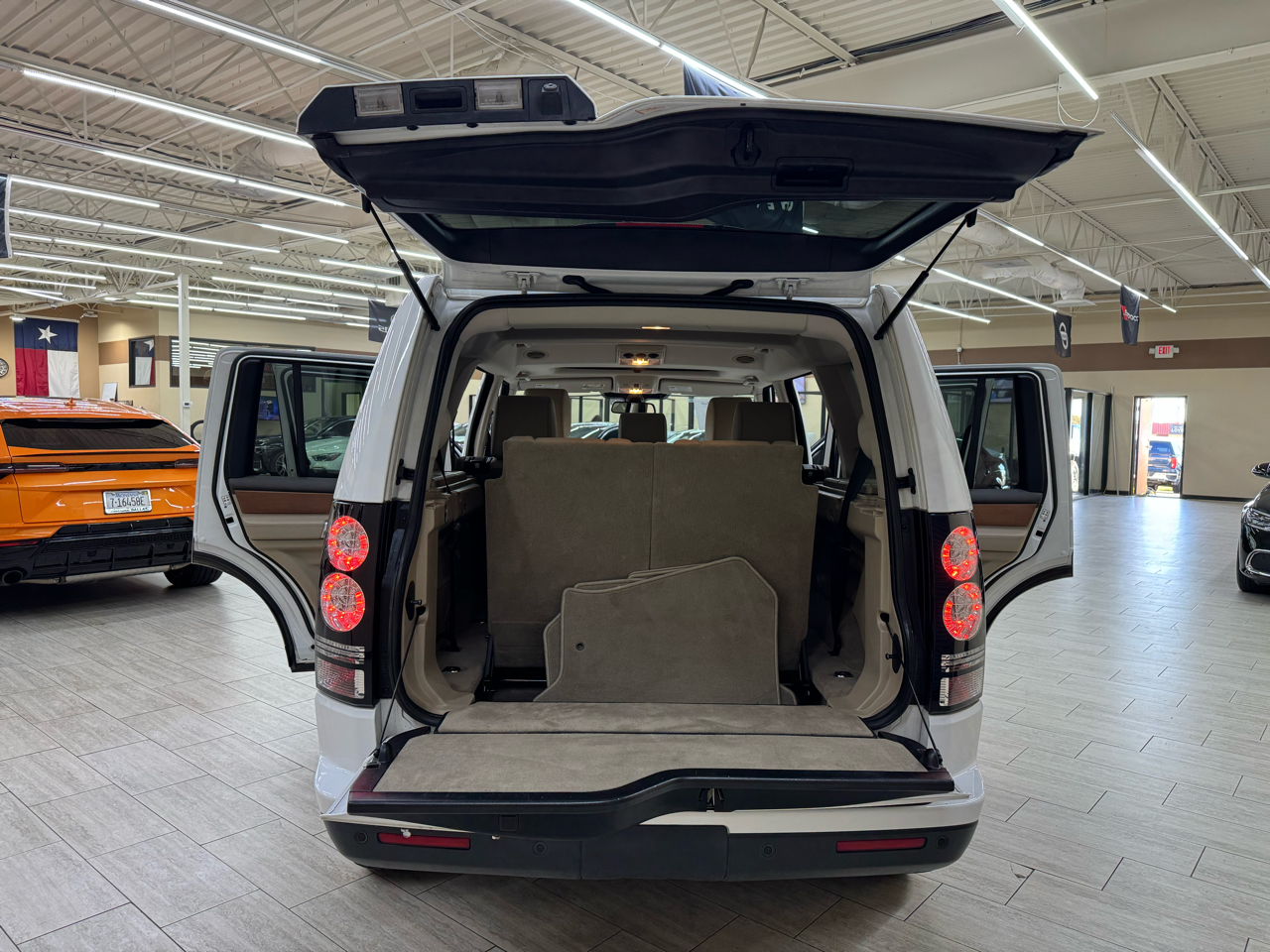 Vehicle image 16 of 43