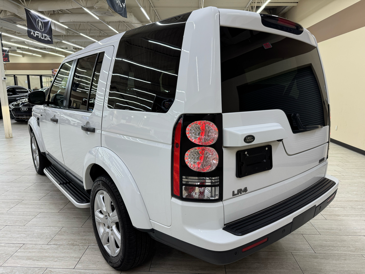 Vehicle image 9 of 43