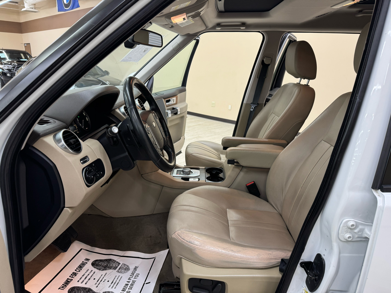 Vehicle image 21 of 43