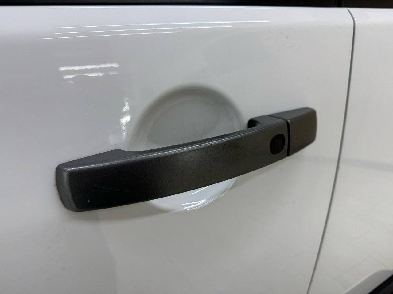 Vehicle image 13 of 43