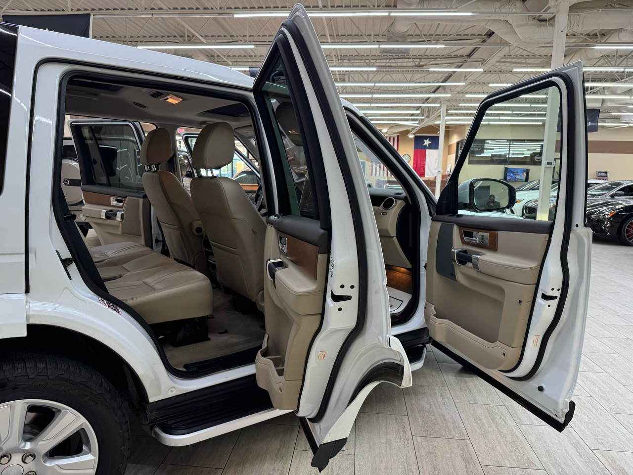 Vehicle image 14 of 43