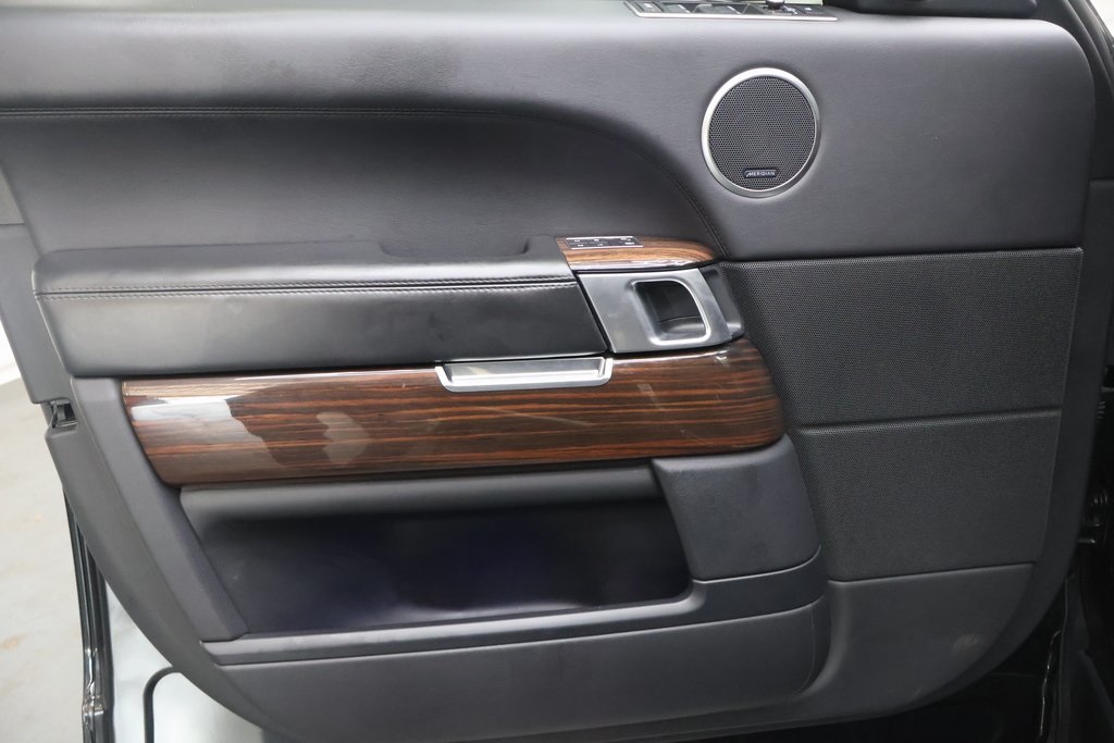 Vehicle image 33 of 54