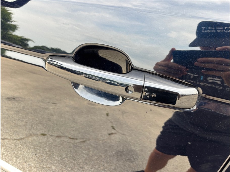 Vehicle image 15 of 53