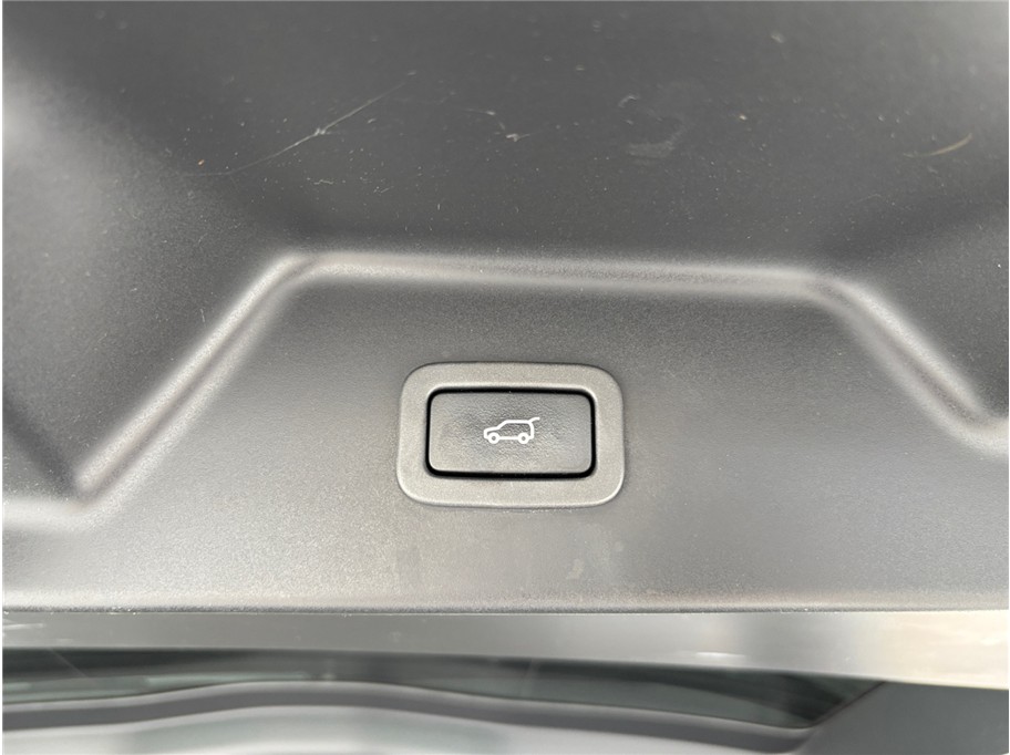 Vehicle image 51 of 53
