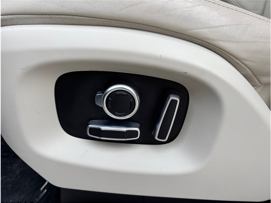 Vehicle image 18 of 53
