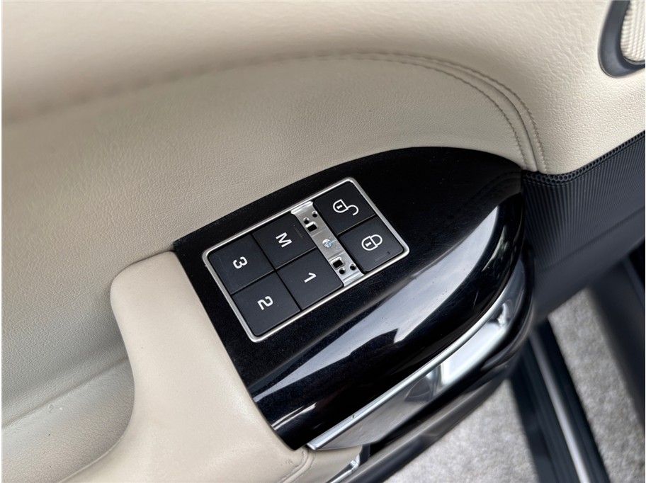 Vehicle image 22 of 53