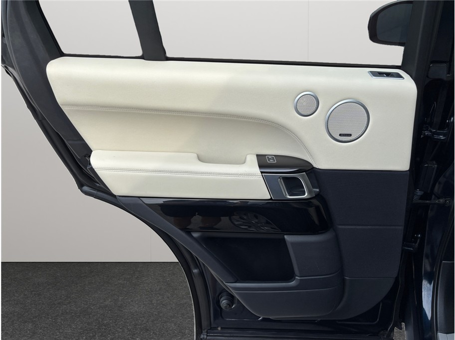 Vehicle image 40 of 53