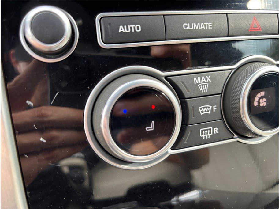 Vehicle image 33 of 53