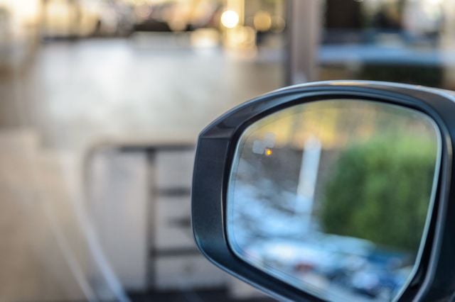 Vehicle image 51 of 58